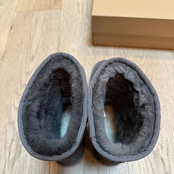 Women’s Classic Short II - Gray Ugg Boots - Picture 6 of 8